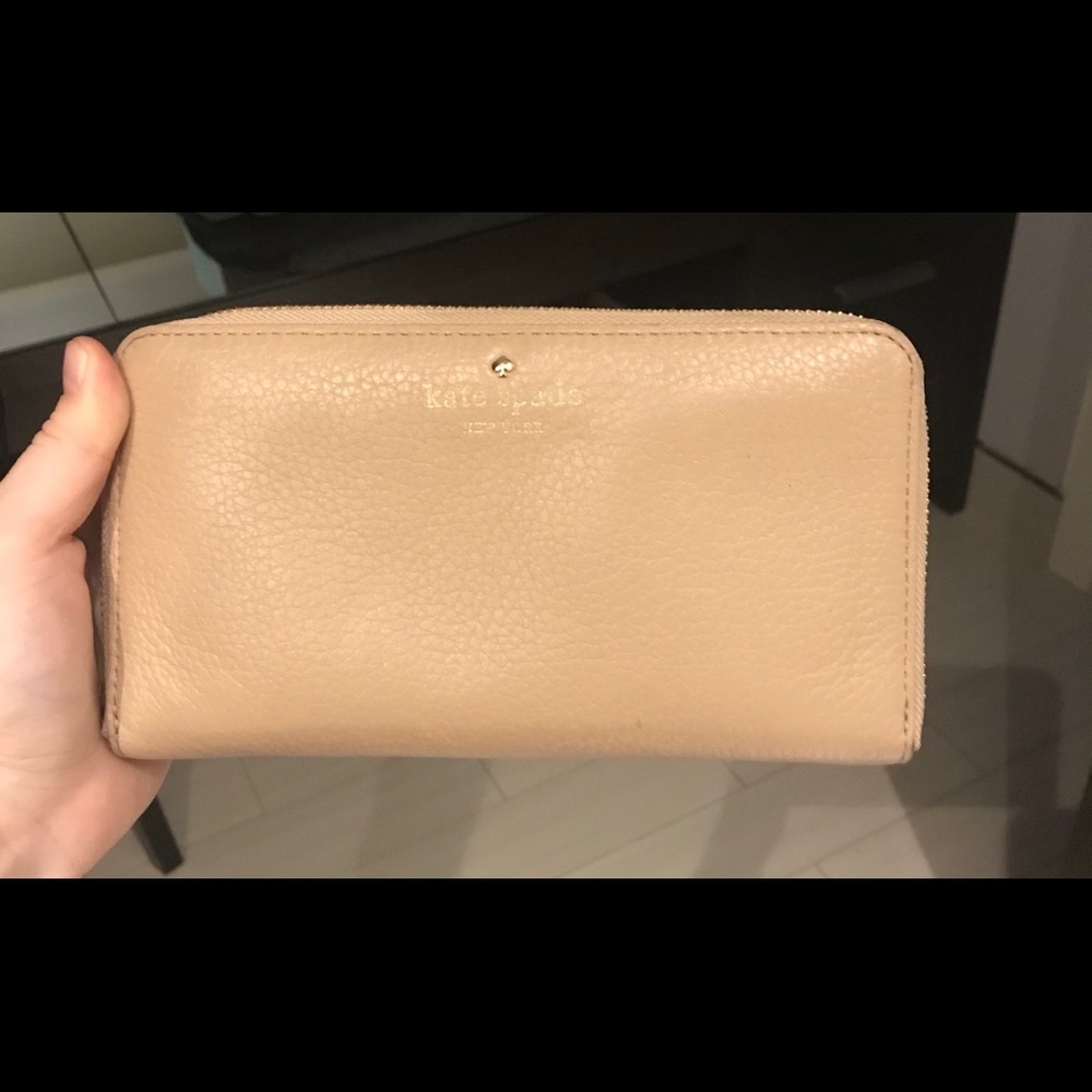 KATE SPADE Nude Wallet 🌟